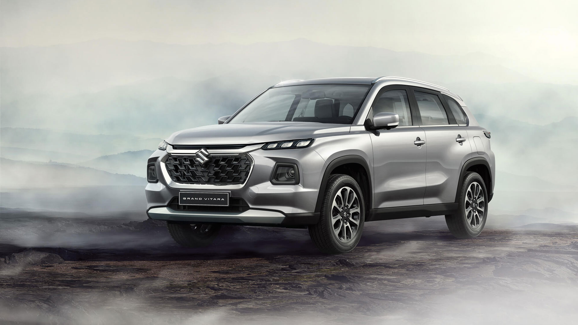 Gray Grand Vitara 2023 Front:Side view